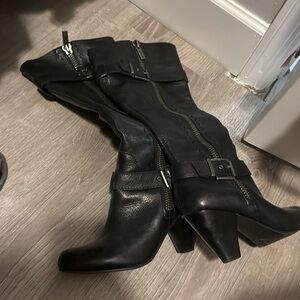 Women’s boots black small heel